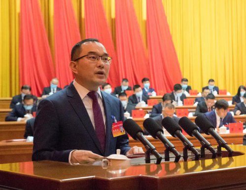  李茂涛同志作报告