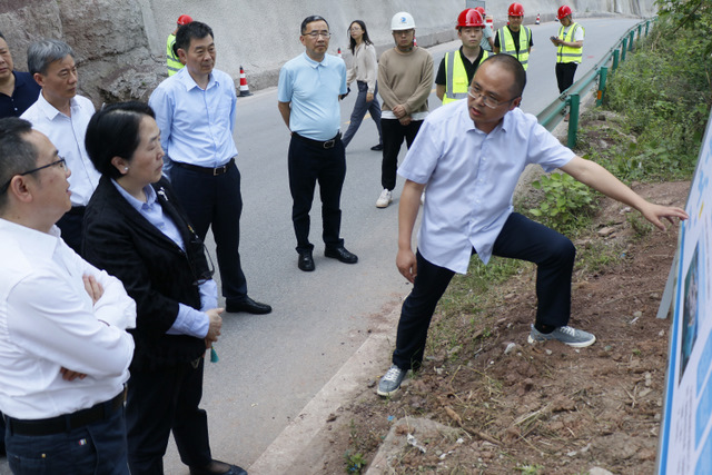 市人大常委会副主任陈元春率队来云调研